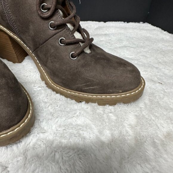 Universal Threads Chunky Heel Boots Woman's 9.5 - Picture 8 of 12